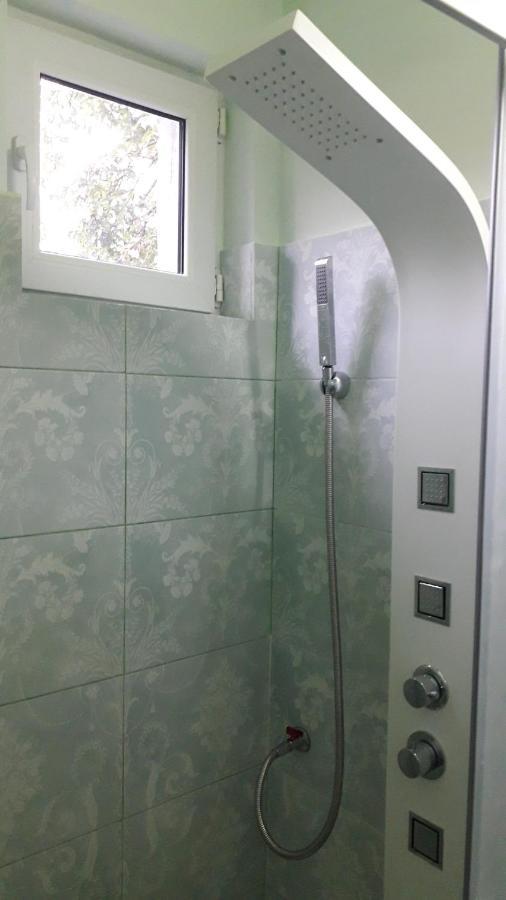Cozy, Central 1-Bedroom Apartment In Timisoara, Romania Exterior photo